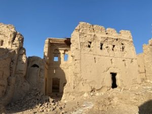 Things to do on way to Nizwa Sulaif Castle Oman